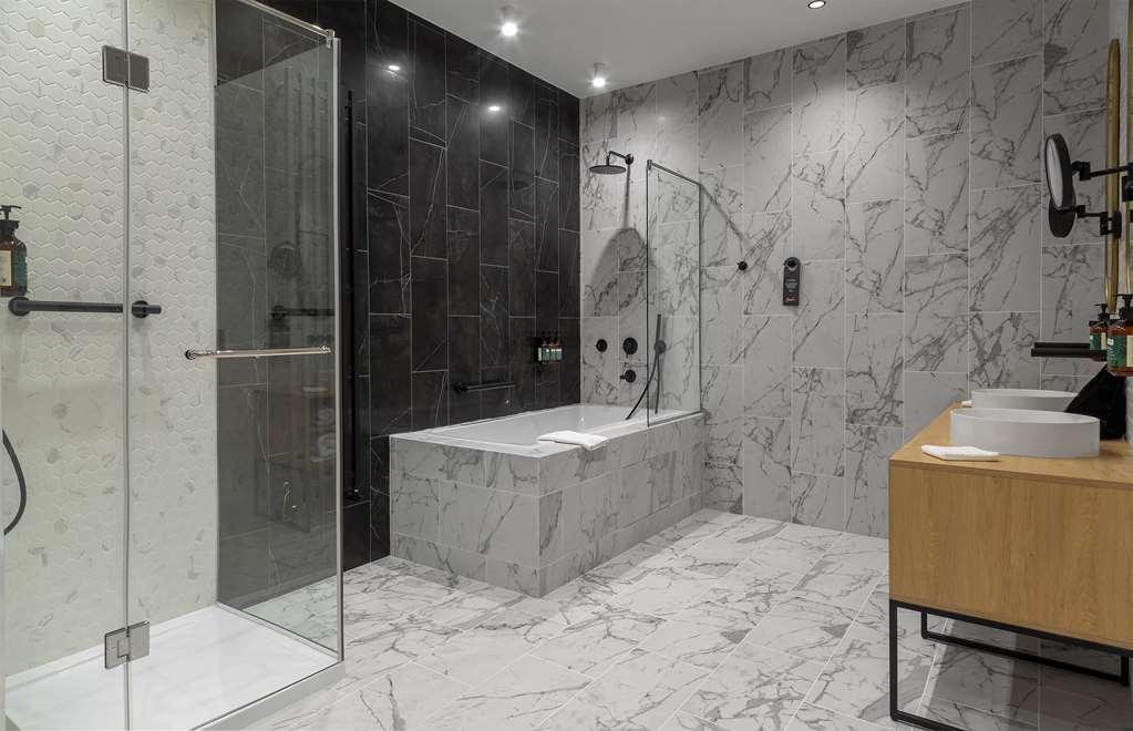 The Basilian Minsk, Curio Collection By Hilton Hotel Bagian luar foto