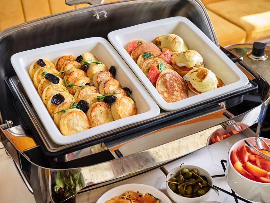 The Basilian Minsk, Curio Collection By Hilton Hotel Restoran foto