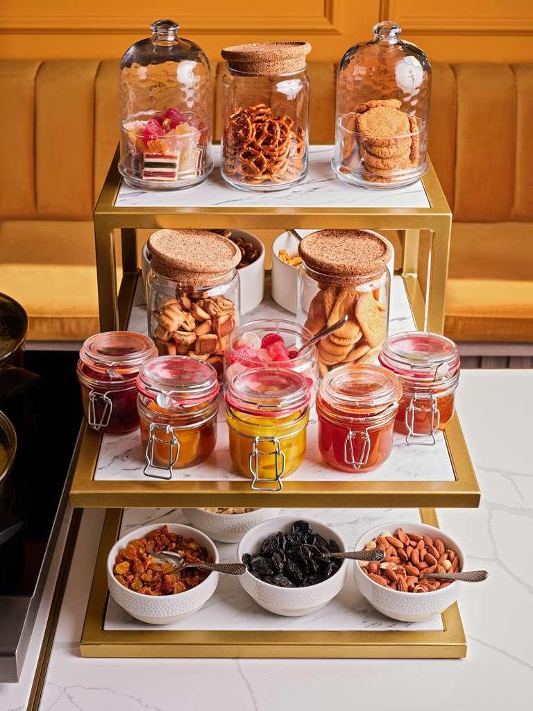 The Basilian Minsk, Curio Collection By Hilton Hotel Restoran foto