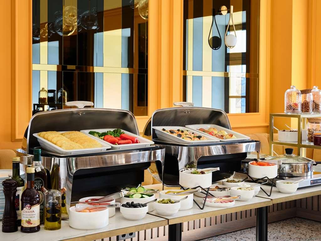 The Basilian Minsk, Curio Collection By Hilton Hotel Restoran foto