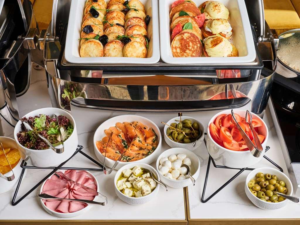 The Basilian Minsk, Curio Collection By Hilton Hotel Restoran foto